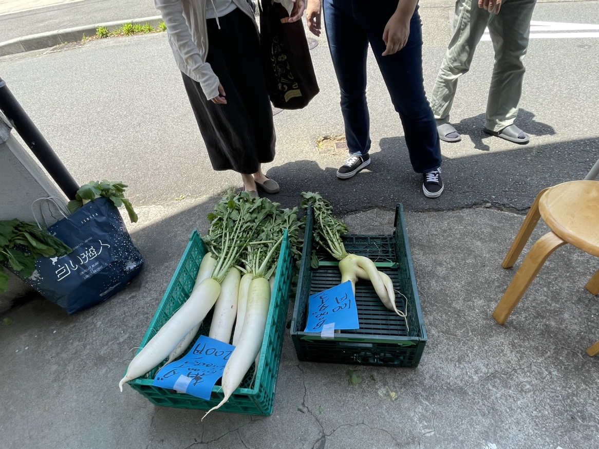 野菜の直売、見事に完売！